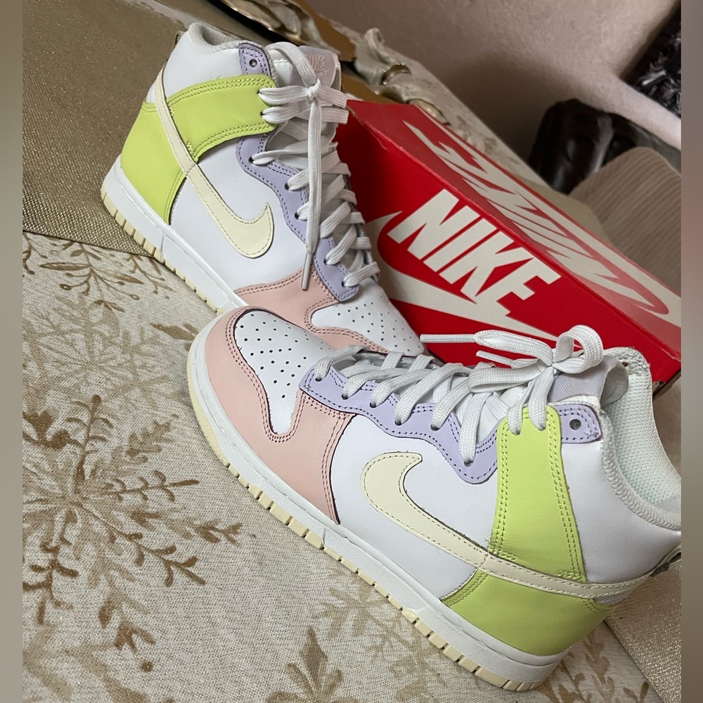Women’s Nike Dunk High